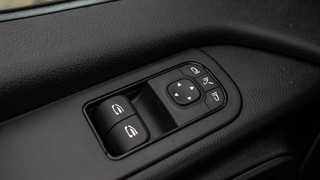 Vehicle image 12 of 26