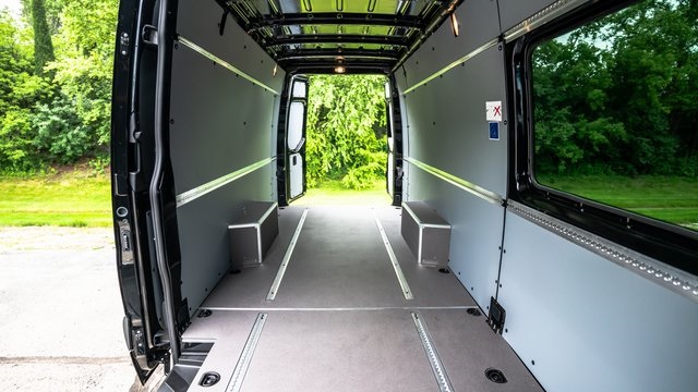 Vehicle image 24 of 26