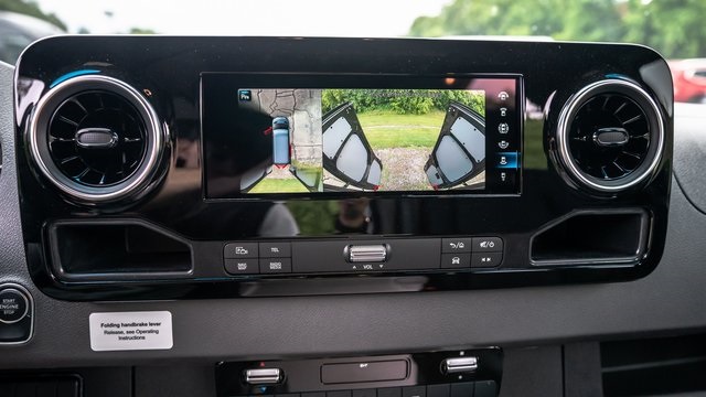 Vehicle image 20 of 26