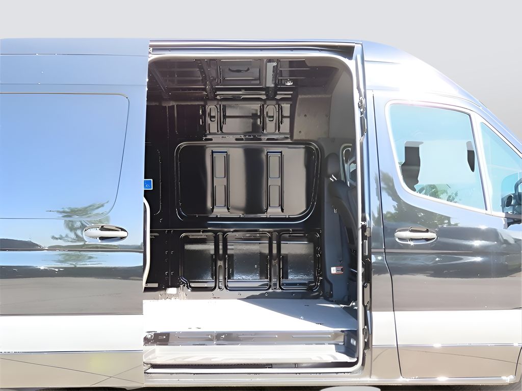 2024 Mercedes-Benz Sprinter Cargo Image 4 of 59