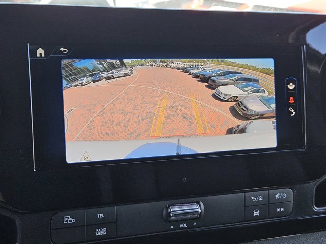Vehicle image 25 of 35