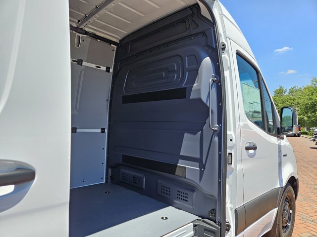 Vehicle image 32 of 35