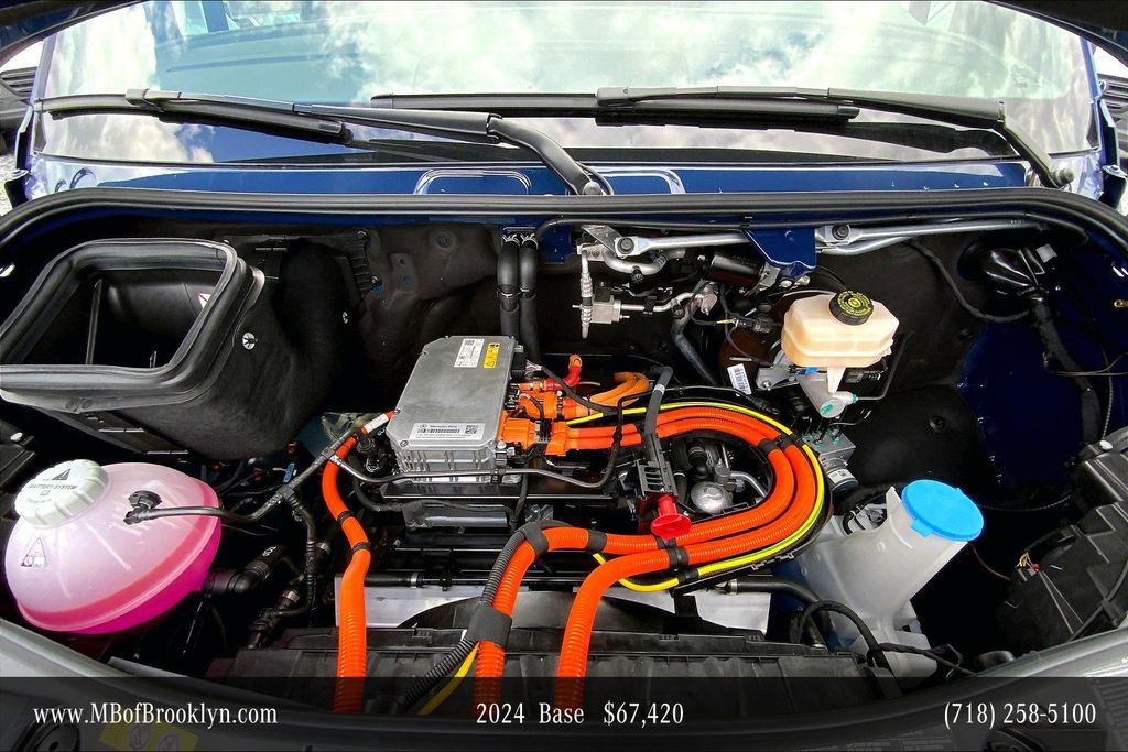 Vehicle image 13 of 16