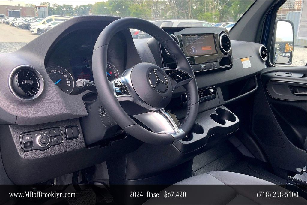 Vehicle image 7 of 16