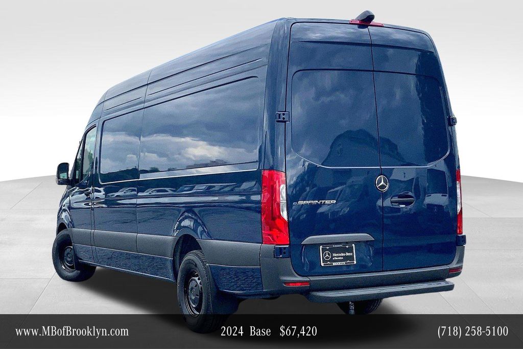 Vehicle image 4 of 16