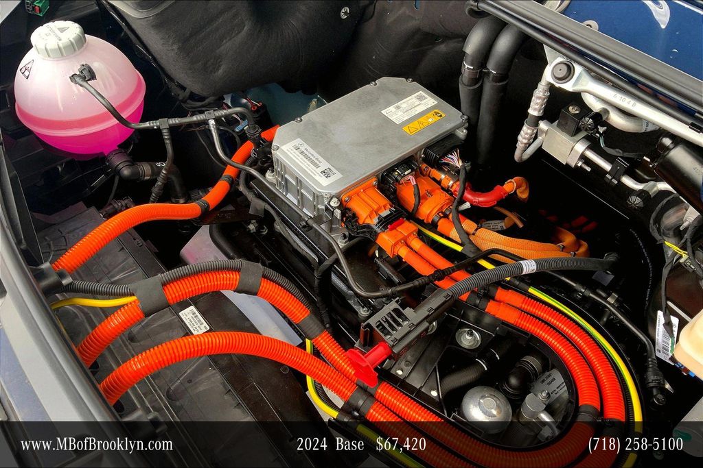 Vehicle image 14 of 16