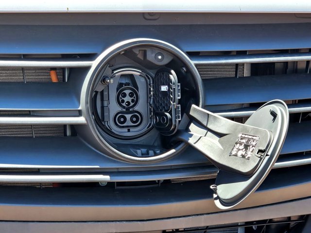 Vehicle image 9 of 35