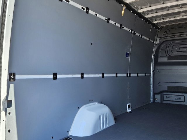 Vehicle image 34 of 35