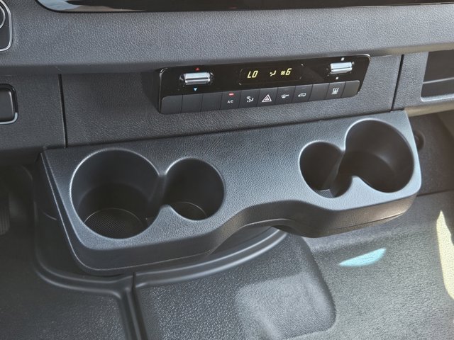 Vehicle image 28 of 35