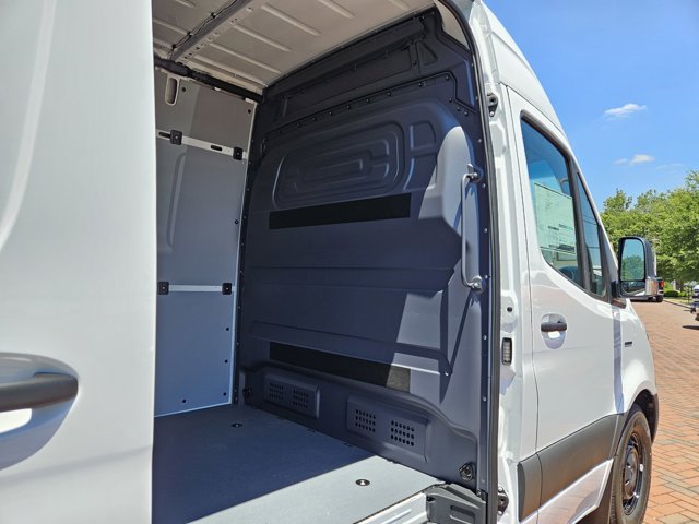 Vehicle image 32 of 35