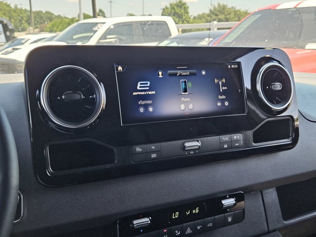 Vehicle image 23 of 35