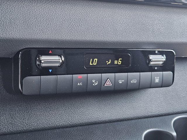 Vehicle image 28 of 35