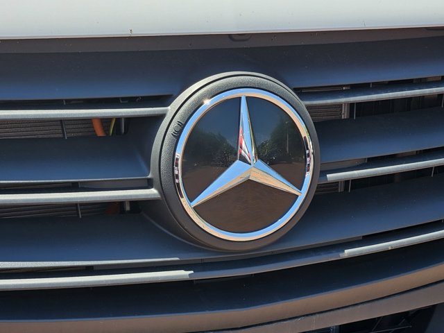 Vehicle image 10 of 35