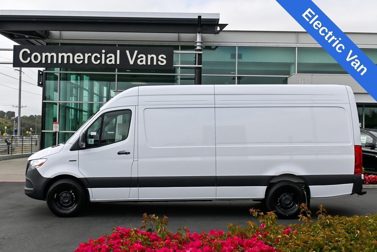 Vehicle image 3 of 21