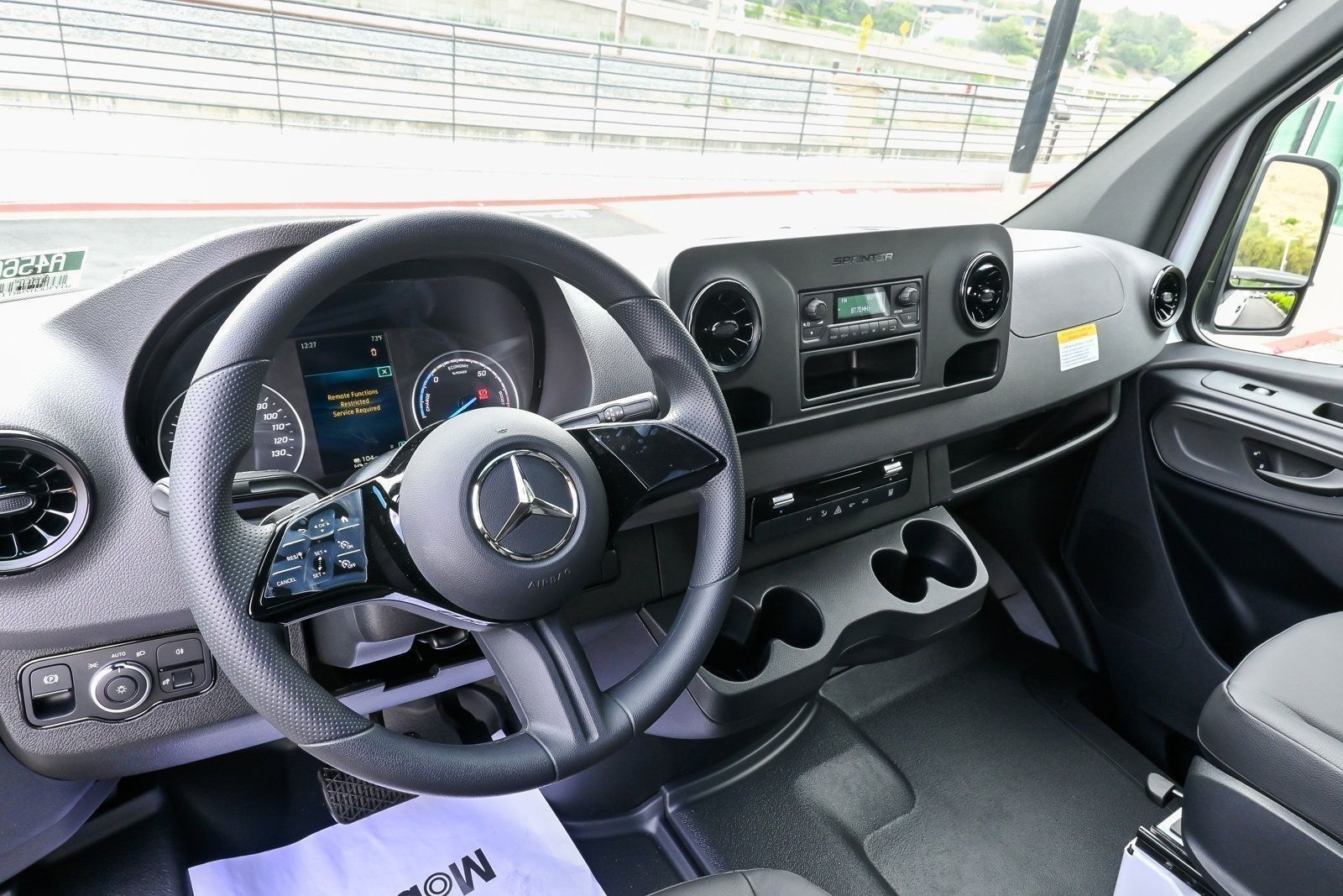 Vehicle image 11 of 21