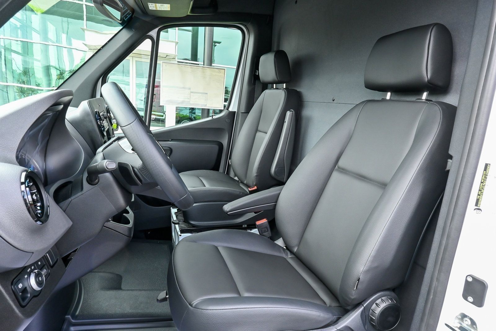 Vehicle image 12 of 21