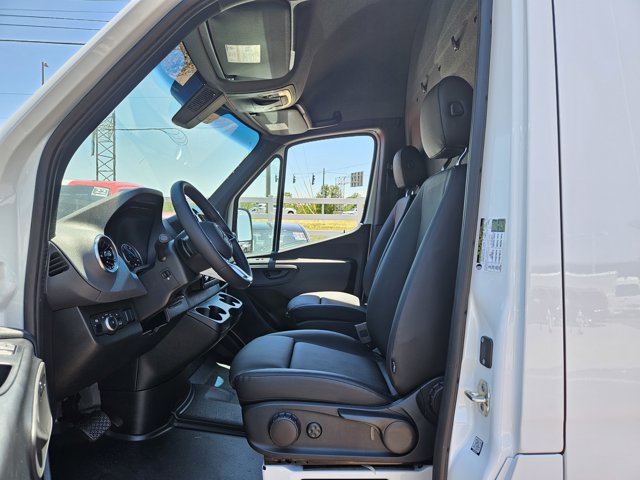 Vehicle image 13 of 35