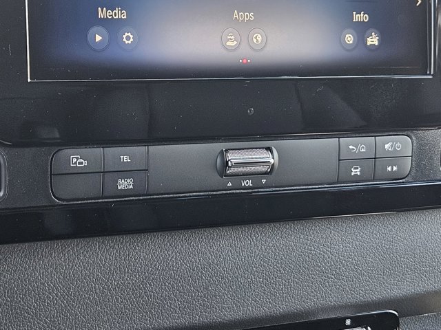 Vehicle image 26 of 35