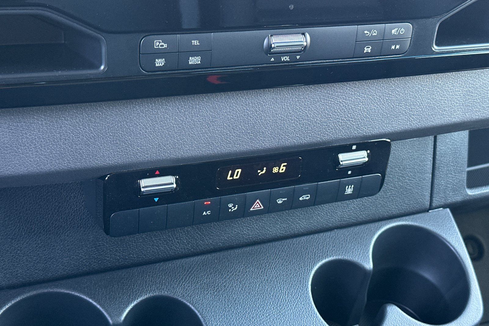 Vehicle image 18 of 34