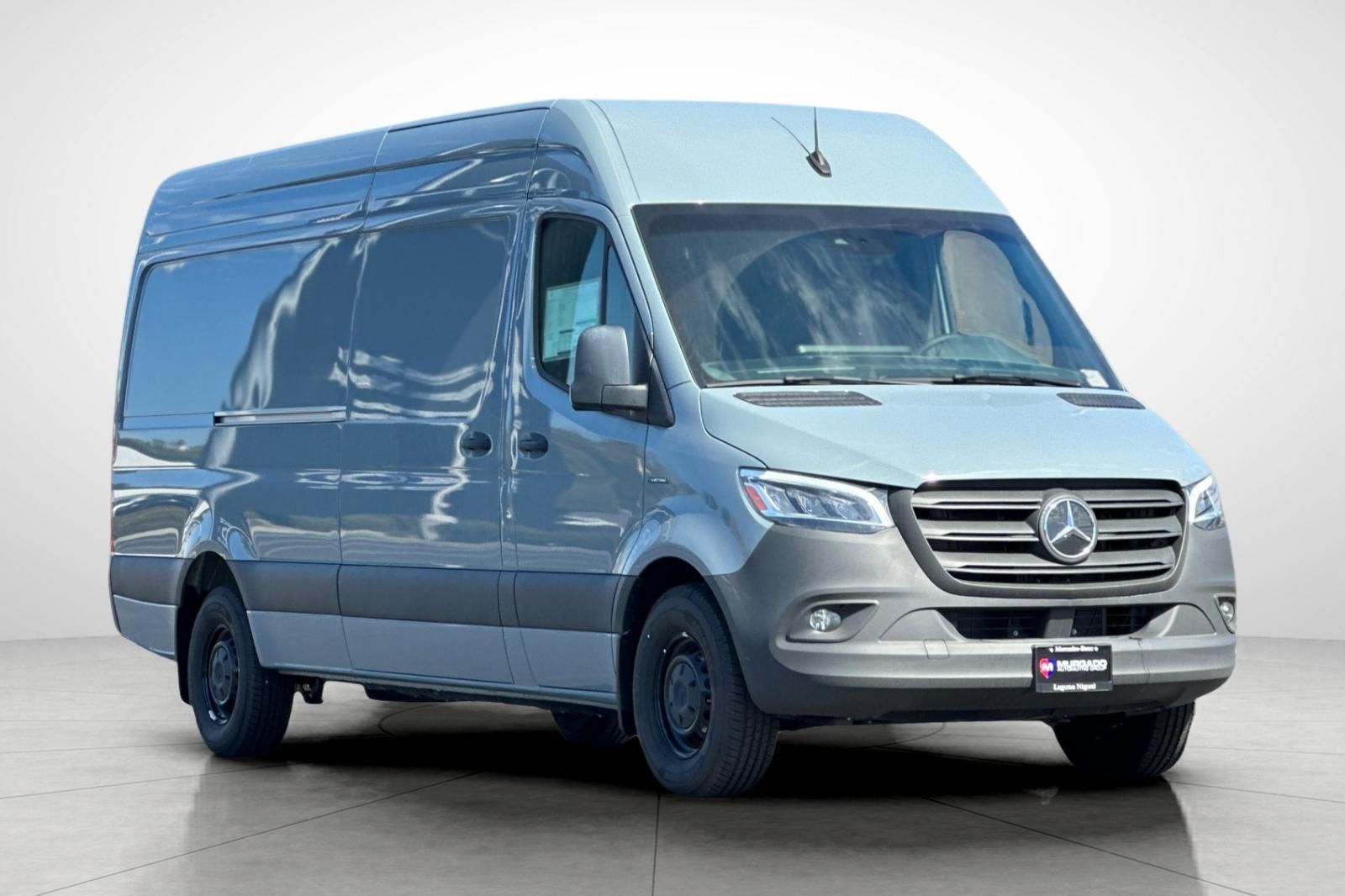 Vehicle image 3 of 34