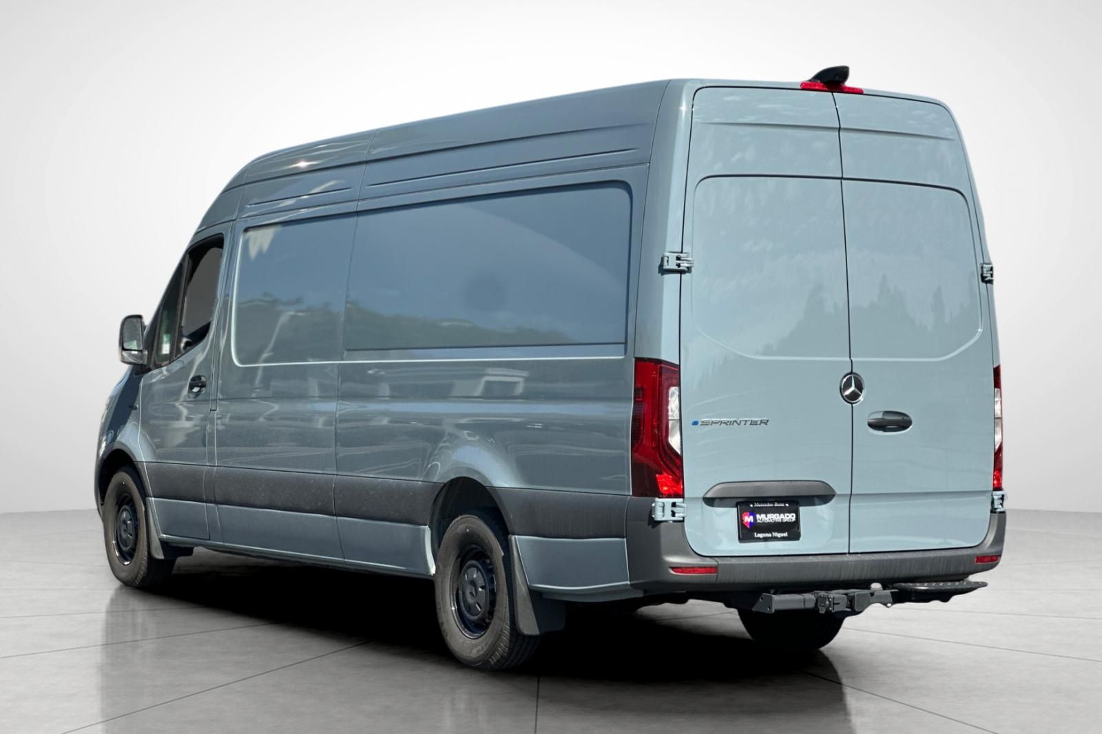 Vehicle image 7 of 34