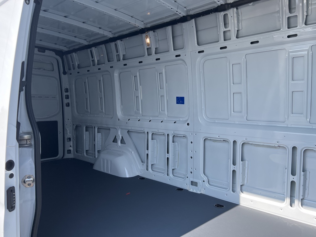 Vehicle image 7 of 15