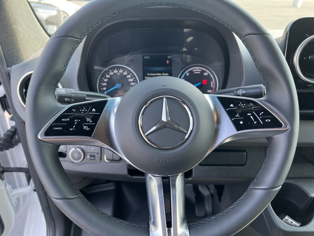 Vehicle image 10 of 15