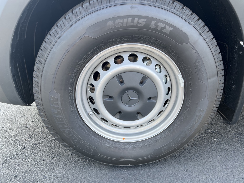Vehicle image 5 of 15
