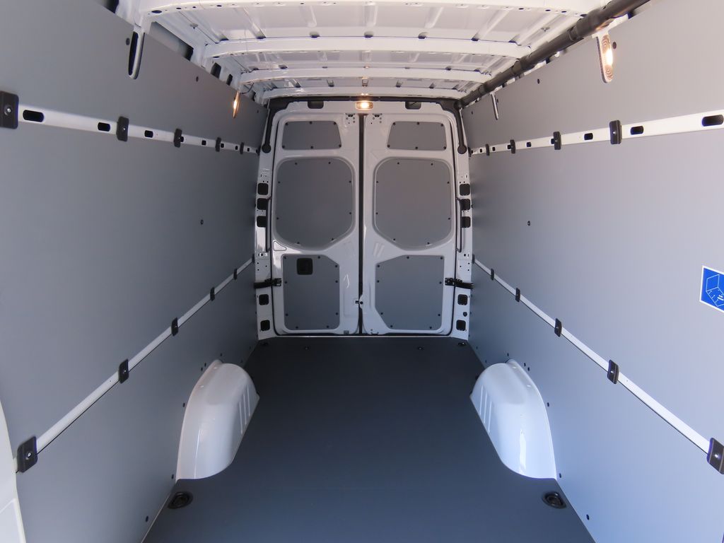 Vehicle image 29 of 36