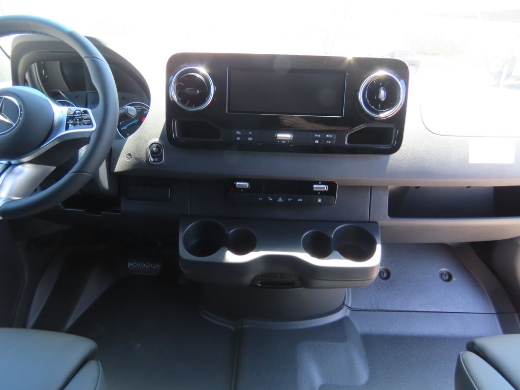 Vehicle image 14 of 36