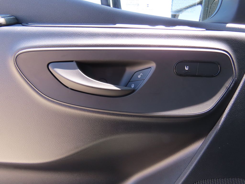 Vehicle image 23 of 36