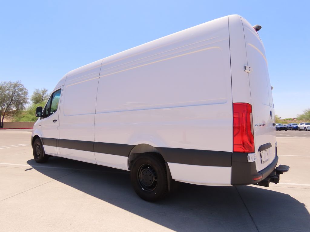Vehicle image 8 of 36