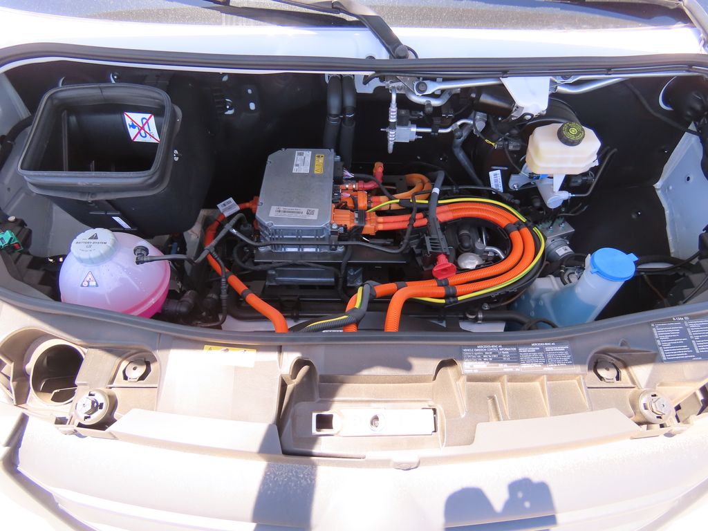 Vehicle image 33 of 36