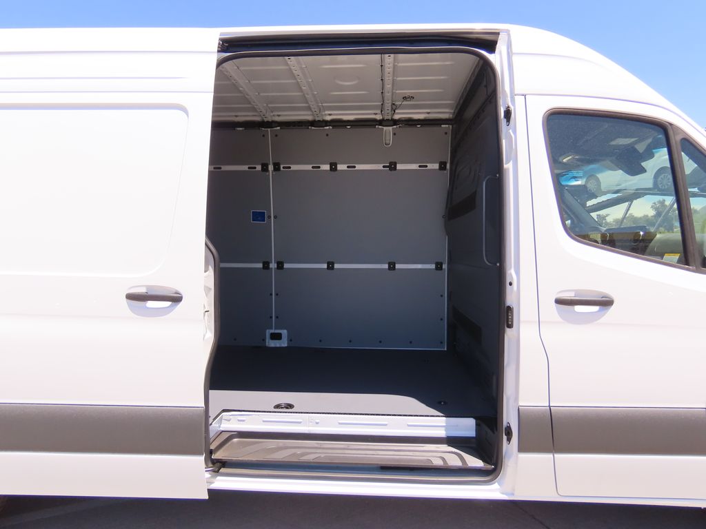 Vehicle image 26 of 36