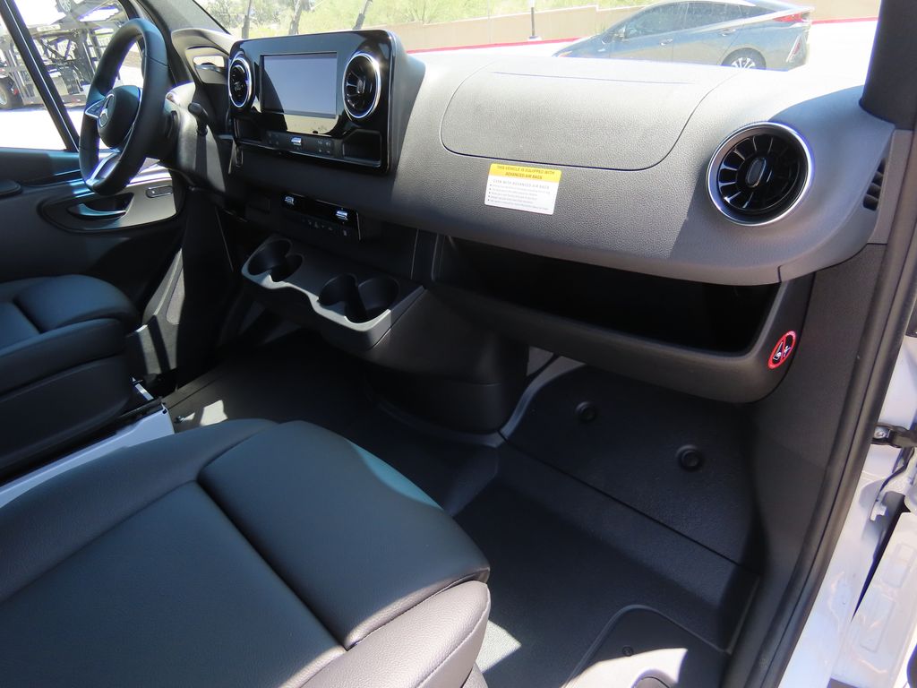 Vehicle image 19 of 36