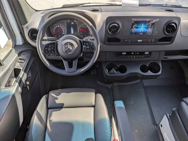 Vehicle image 26 of 35