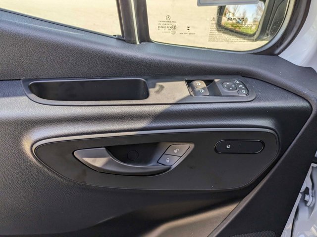 Vehicle image 19 of 35