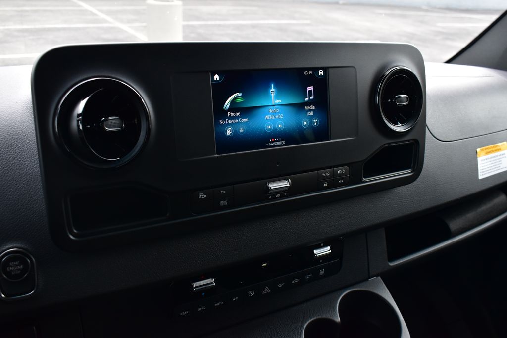 Vehicle image 16 of 33