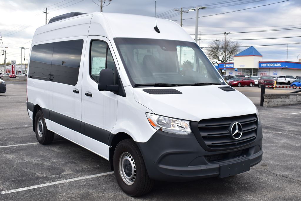 Vehicle image 3 of 33