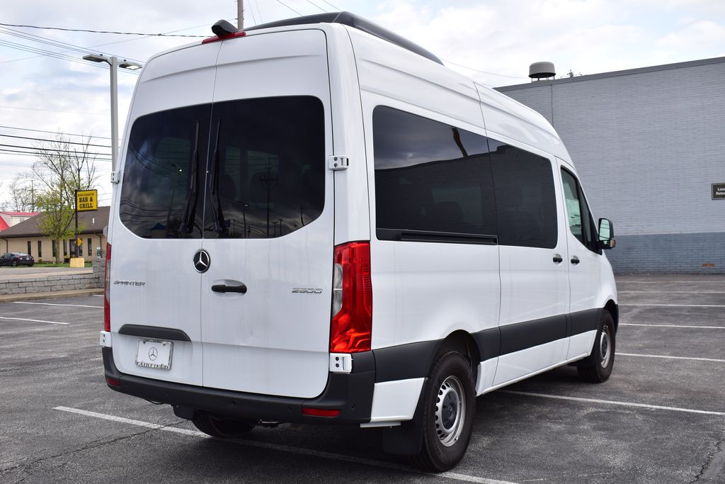 Vehicle image 5 of 33