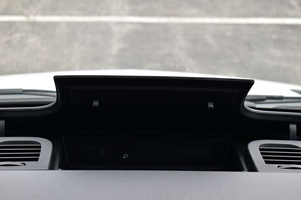 Vehicle image 22 of 33