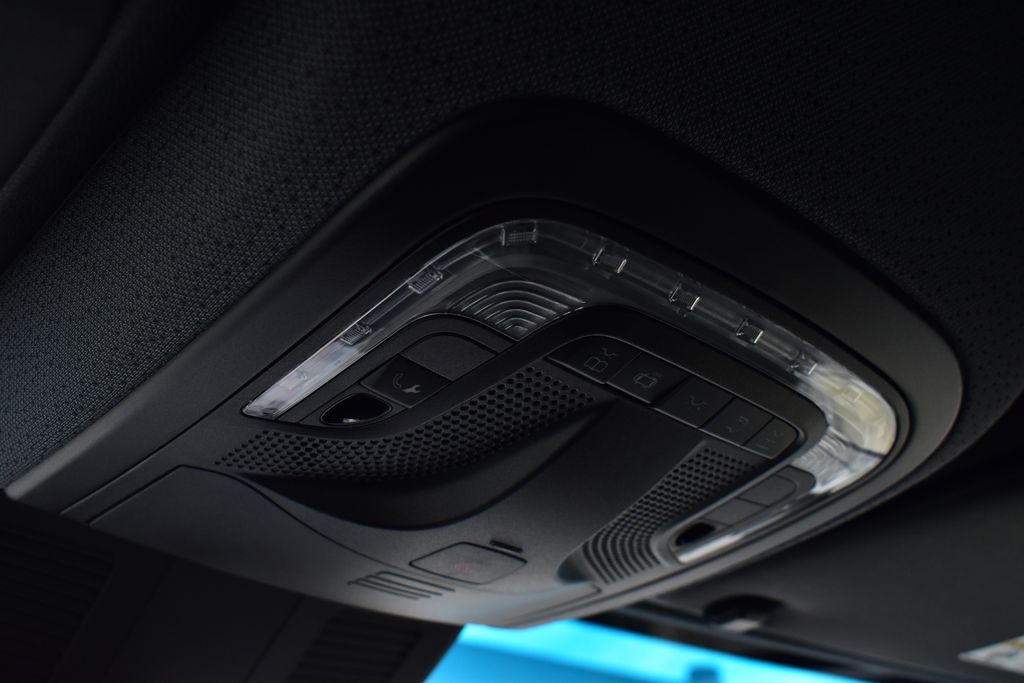 Vehicle image 20 of 33