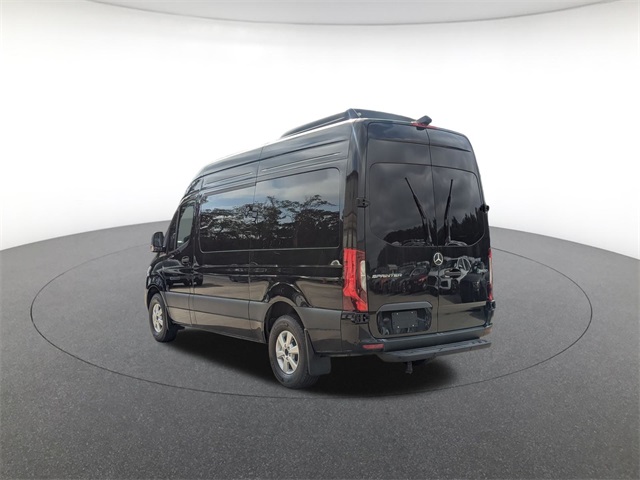 Vehicle image 8 of 20