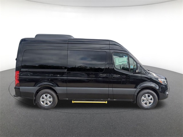 Vehicle image 4 of 20