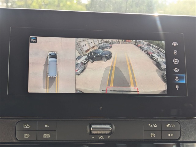 Vehicle image 11 of 20