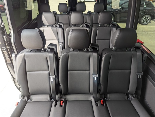Vehicle image 15 of 20