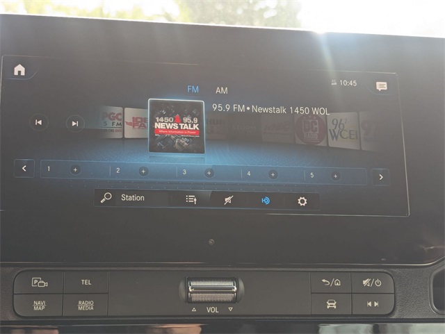 Vehicle image 13 of 20