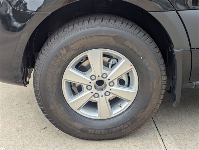 Vehicle image 18 of 20