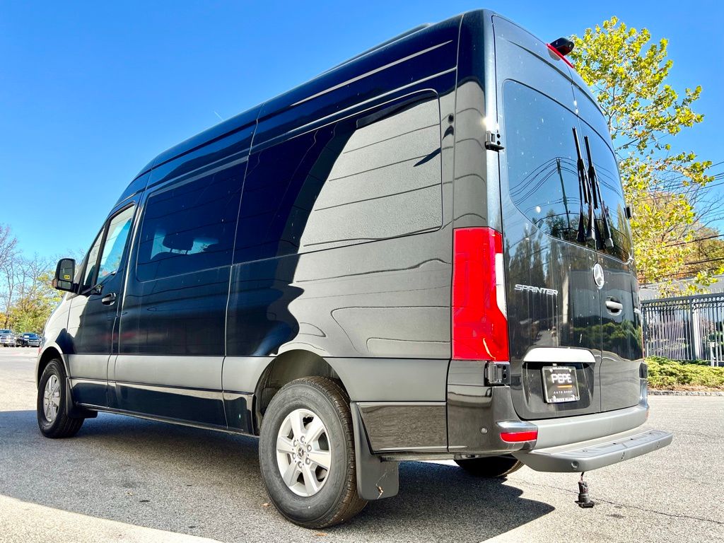 2024 Mercedes-Benz Sprinter Passsenger Image 7 of 32