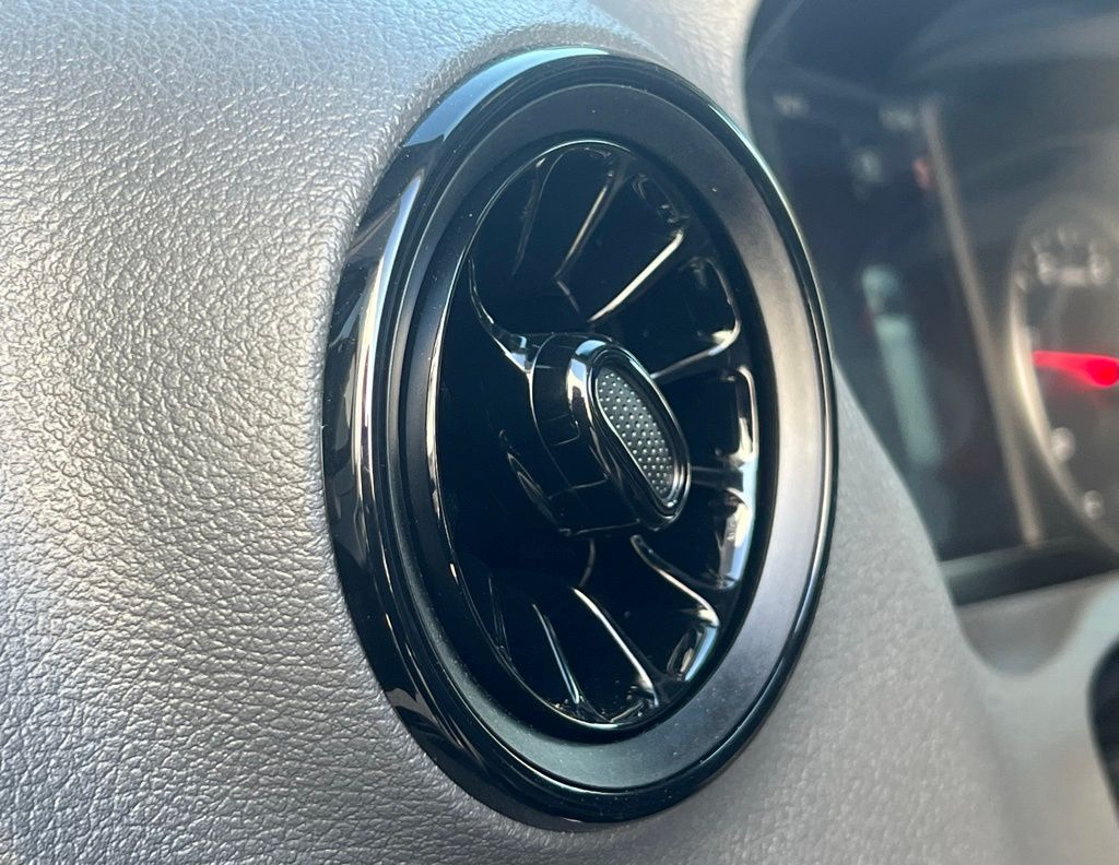 2024 Mercedes-Benz Sprinter Passsenger Image 27 of 32